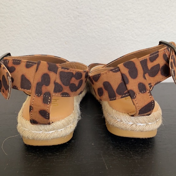 JG sandals-7 1/2 - Picture 3 of 3